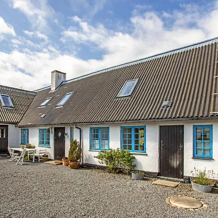 Lovely In With Kitchen Apartmán